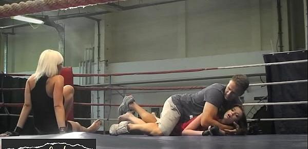 European lesbian babes wrestling in the ring